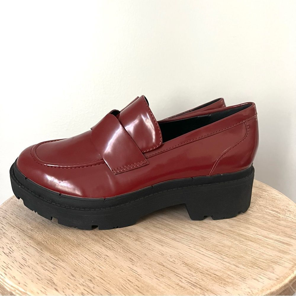 Blondo Waterproof Lug Sole Patent Leather‎ Burgundy LoaFERS NWOB - Picture 2 of 9
